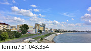 View of Irtysh River divides the city into two parts Omsk (2017 год). Редакционное фото, фотограф Александр Карпенко / Фотобанк Лори