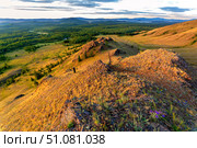 meeting the dawn on the Nurali Ridge in the Southern Urals in Bashkortostan. Стоковое фото, фотограф Акиньшин Владимир / Фотобанк Лори