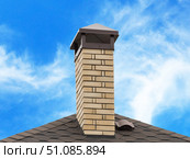 Дом с черепицей и с дымовой трубой. House from a brick with a pipe. Стоковое фото, фотограф Татьяна Д / Фотобанк Лори