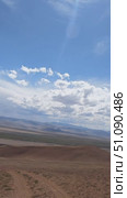 Driving along a country road in Altai desert and semi-desert environment. Стоковое видео, видеограф Сергей Пристяжнюк (Serg Zastavkin) / Фотобанк Лори