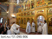 Священническая хиротония в Троицком соборе города Реутов. Редакционное фото, фотограф Дмитрий Неумоин / Фотобанк Лори