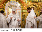 Священническая хиротония в Троицком соборе города Реутов. Редакционное фото, фотограф Дмитрий Неумоин / Фотобанк Лори