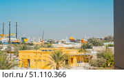 Ras Al Khaimah, UAE – 14.04.2025: The desert coastal town (ghost town) of Jazeera Al Hamra includes a fort, three schools, an open-air market and mosques nestled between hundreds of villas. Стоковое фото, фотограф Feruza Tashmetova / Фотобанк Лори