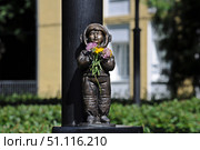 Арт-объект "Космонавтик-зритель" Редакционное фото, фотограф Лариса Вишневская / Фотобанк Лори