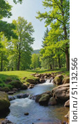 Живописная река, протекающая через зеленый лес в солнечный день / Scenic river flowing through lush green forest during sunny day. Стоковое AI-видео, аниматор DeFusum / Фотобанк Лори