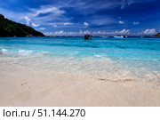 Beach on the Similan Islands on a sunny day. (2017 год). Редакционное фото, фотограф Емельянов Евгений Викторович / Фотобанк Лори