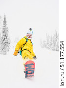 Sheregesh, Russia, 6 January 2017, Snowboarder skier sliding down snowy slope. Редакционное фото, фотограф Spirit River / Фотобанк Лори