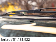 Worn Windshield Wiper Blades Need Replacement. Стоковое фото, фотограф Дмитрий Коростылев / Фотобанк Лори