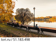 Верхний Царицынский пруд в октябре, музей-усадьба Царицыно, Москва. Редакционное фото, фотограф Андрей Иванов / Фотобанк Лори