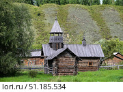 Деревянная церковь в тематическом парке Тобол. Редакционное фото, фотограф Александр Тараканов / Фотобанк Лори
