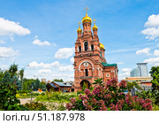 Храм Всех Святых в Красном Селе в летний день. Алексеевский ставропигиальный женский монастырь. Москва. Редакционное фото, фотограф E. O. / Фотобанк Лори