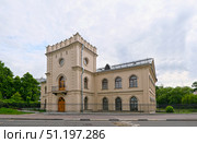 Усадьба Новознаменка, готический дом. Санкт-Петербург, Россия. Стоковое фото, фотограф Елена  Попкова / Фотобанк Лори