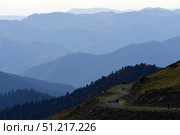 Вид с вершины горы на высоте 2200 метров курорта Красная Поляна, Сочи, Краснодарский край. Стоковое фото, фотограф Natalia Sidorova / Фотобанк Лори