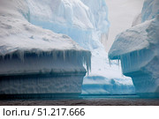 Wilhelmina Bay iceberg, Antarctic Peninsula. Ofer Zidon / Stocktrek Images/TASS. Стоковое фото, агентство ТАСС / Фотобанк Лори