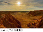 Bayanzag flaming cliffs at sunset in Mongolia. Стоковое фото, фотограф Михаил Коханчиков / Фотобанк Лори