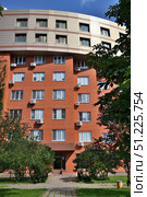 Moscow, Russia - Aug 10. 2025. Beautiful house in MZhK microdistrict in Zelenograd. Редакционное фото, фотограф Володина Ольга / Фотобанк Лори