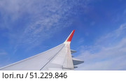 Moscow region, Russia – September 3, 2025: Plane preparing for landing in International Airport Sheremetyevo. Changing altitude with extending a spoiler up and down. Редакционное видео, видеограф Оксана Чаюн / Фотобанк Лори