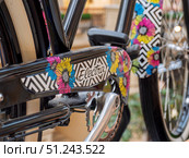 Colorful Floral Electra Bicycle Design Close-Up. Редакционное фото, фотограф Sergakoff / Фотобанк Лори
