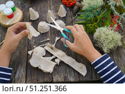DIY crafts for children made from recycled paper and natural supplies, fostering imagination. Стоковое фото, фотограф Ирина Старикова / Фотобанк Лори