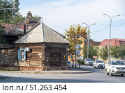 Улицы Астрахани со старыми,ветхими домами. (2023 год). Редакционное фото, фотограф Андреева Тамара Викторовна / Фотобанк Лори