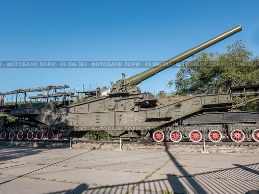 305-мм морская железнодорожная артиллерийская установка ТМ-3-12. СССР. Экспозиция боевой техники в музее Парка Победы в Москве. Техника времен второй мировой войны (2024 год). Редакционное фото, фотограф Константин Григорьев / Фотобанк Лори