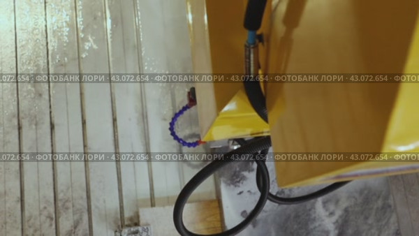 3д фрезеровка камня на станке чпу. Стоковое видео, видеограф Pavel Kozyatnik / Фотобанк Лори