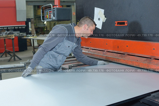 a flatten stainless steel plates. Стоковое фото, агентство Ingram Publishing / Фотобанк Лори