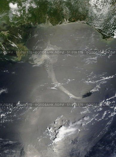 A large patch of oil in the Gulf of Mexico from the explosion at the Deepwater Horizon oil rig. Стоковое фото, фотограф Stocktrek Images, Inc. / ТАСС / Фотобанк Лори
