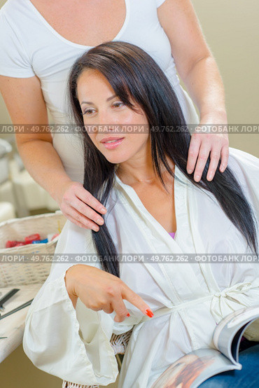 a woman wants the same hair do. Стоковое фото, агентство Ingram Publishing / Фотобанк Лори