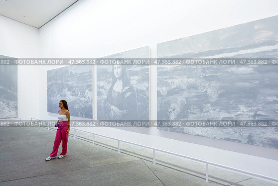Abu Dhabi, United Arab Emirates - Jan 17 2024, Panoramic view of the painting The Funeral of the Mona Lisa, by artist Yang Pei-Ming, at the Louvre Abu Dhabi Museum, Abu Dhabi, United Arab Emirates. Редакционное фото, фотограф Сергей Богомяко / Фотобанк Лори