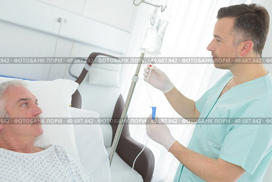 adjusting the glucose. Стоковое фото, агентство Ingram Publishing / Фотобанк Лори