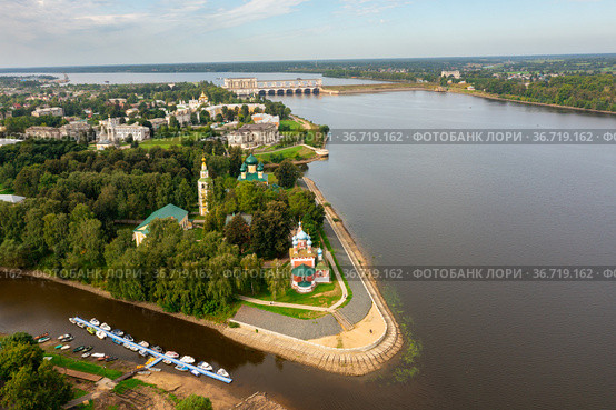 Aerial view of Uglich on Volga river overlooking Kremlin Cathedrals in summer. Стоковое фото, фотограф Яков Филимонов / Фотобанк Лори