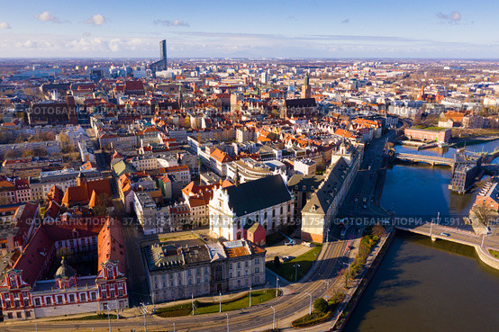 Aerial view of Wroclaw on Oder River with Market Square. Стоковое фото, фотограф Яков Филимонов / Фотобанк Лори