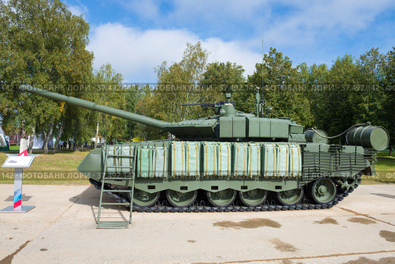 ALABINO, RUSSIA - AUGUST 25, 2020: Russian tank of T-80BVM with improved combat characteristics on the international military-technical forum "Army 2020". Profile View. Редакционное фото, фотограф Виктор Карасев / Фотобанк Лори