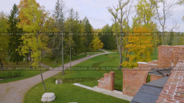 Александровский парк (Царское Село). Павильон Шапель. Alexander Park (Tsarskoye Selo). The Chapelle Pavilion. (2021 год). Редакционное видео, видеограф Евгений Романов / Фотобанк Лори