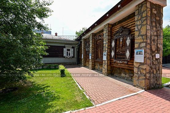 Аллея городов-побратимов. Город Иркутск (2024 год). Редакционное фото, фотограф Александр Тараканов / Фотобанк Лори