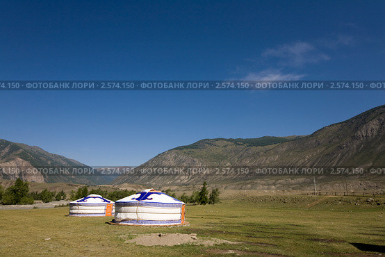 Алтайские юрты. Стоковое фото, фотограф Вячеслав Потапов / Фотобанк Лори