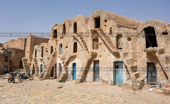Ancient Berber ghorfas in Ksar of Medenine, Tunisia. Стоковое фото, фотограф Яков Филимонов / Фотобанк Лори
