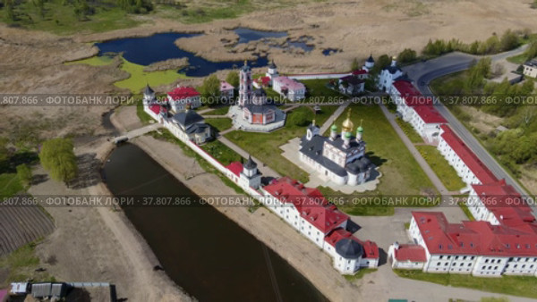 Ансамбль  с высоты птичьего полета, Ростов Великий (2022 год). Редакционное видео, видеограф Julia Shepeleva / Фотобанк Лори