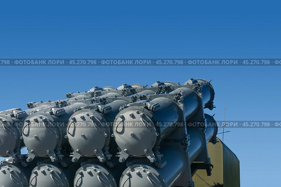 Anti-aircraft missile launcher against the sky. Стоковое фото, фотограф Евгений Харитонов / Фотобанк Лори