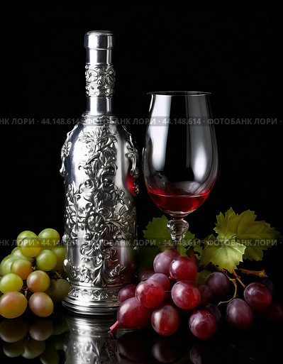 Antique bottle of wine, glass of wine, bunches of dark and light grapes. Still life. Стоковое AI-изображение, AI-художник Сергей Елизарьев / Фотобанк Лори