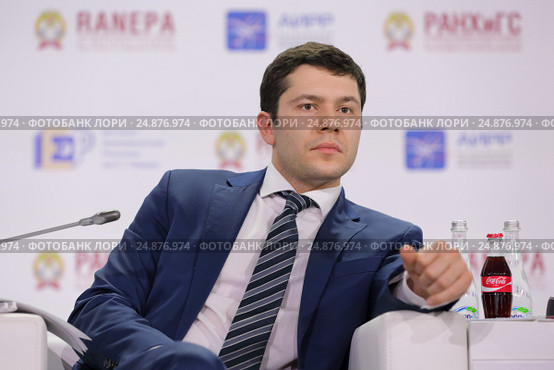 Антон Алиханов - Врио губернатора Калининградской области на Гайдаровском форуме 2017. Редакционное фото, фотограф Игорь Долгов / Фотобанк Лори