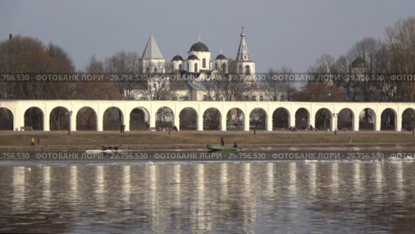 Апрельский день на реке Волхов. Великий Новгород, Россия (2018 год). Редакционное видео, видеограф Виктор Карасев / Фотобанк Лори