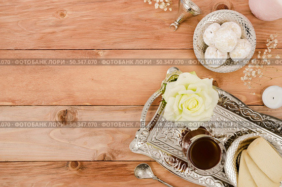 arabic pastries wooden background. Стоковое фото, агентство Ingram Publishing / Фотобанк Лори