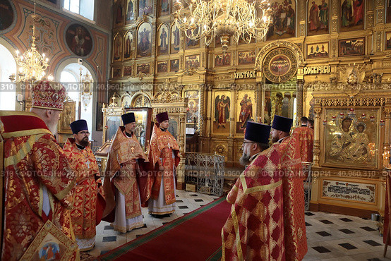 Архиерейское богослужение в Богородицерождественском храме Балашихи (2023 год). Редакционное фото, фотограф Дмитрий Неумоин / Фотобанк Лори