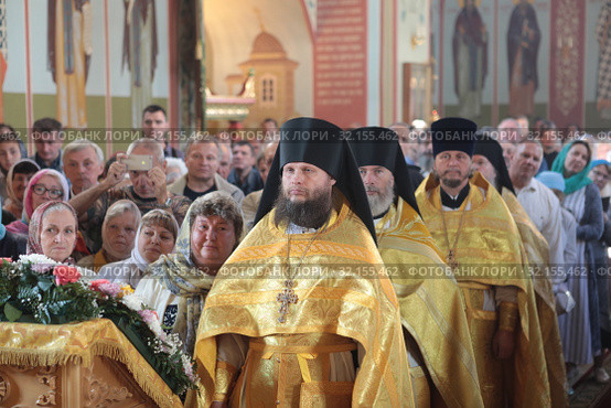 Архиерейское богослужение в Николо-Пешношском монастыре (2019 год). Редакционное фото, фотограф Дмитрий Неумоин / Фотобанк Лори