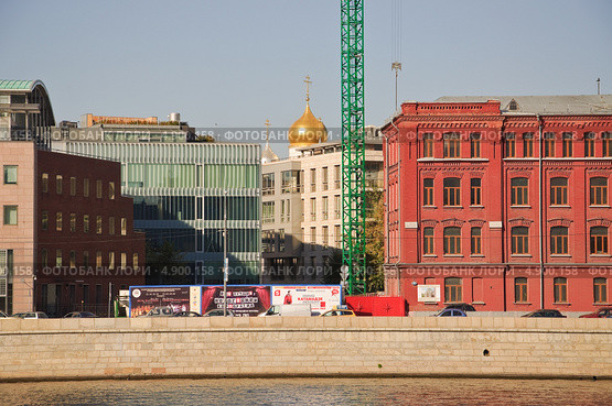 Архитектура на Пречистенской набережной (2010 год). Редакционное фото, фотограф Алёшина Оксана / Фотобанк Лори