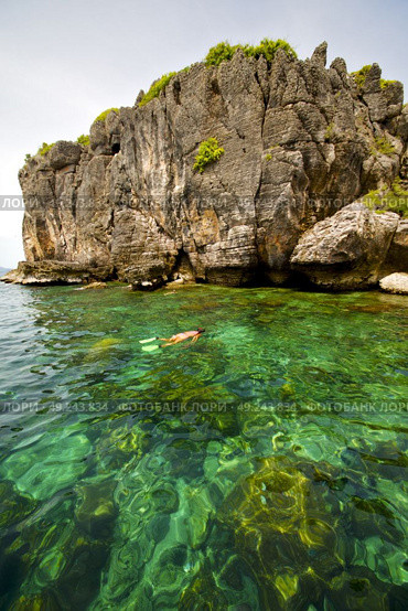 asia in the  kho phangan isles bay   rocks    thailand  and south china green sea  . Стоковое фото, агентство Ingram Publishing / Фотобанк Лори