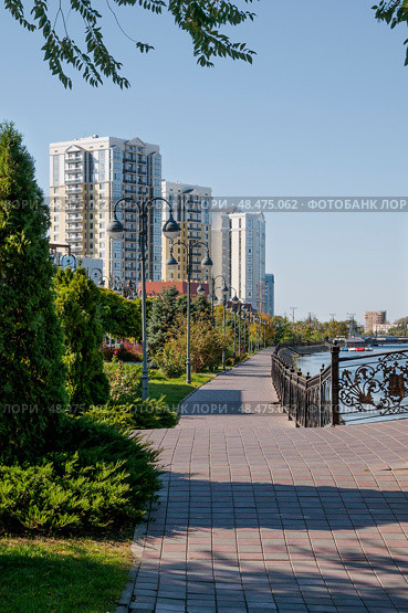 Астрахань, Набережная Приволжского Затона (2020 год). Стоковое фото, фотограф Павел Просянов / Фотобанк Лори