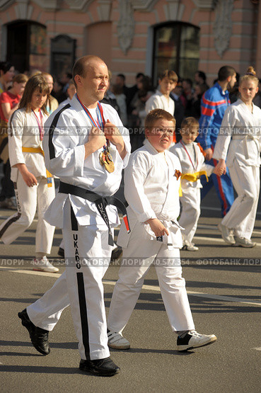 Athletes and Olympic champions at the victory parade in the Great Patriotic War (2012 год). Редакционное фото, фотограф Анна Кривицкая / Фотобанк Лори